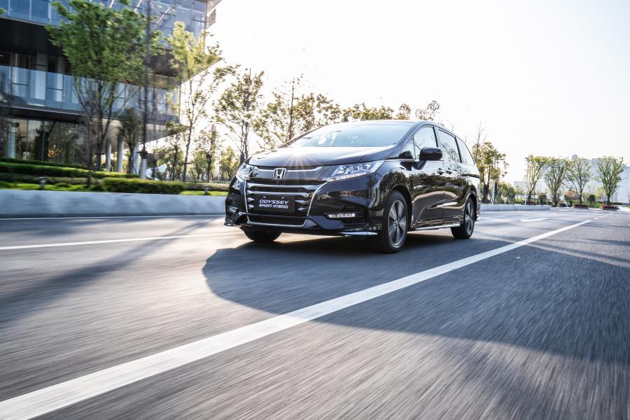  Honda Odyssey Sport Hybrid 2019 года  (фото 17 из 40)